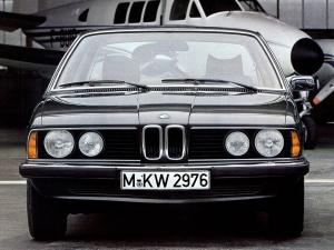 BMW 730 1977 года